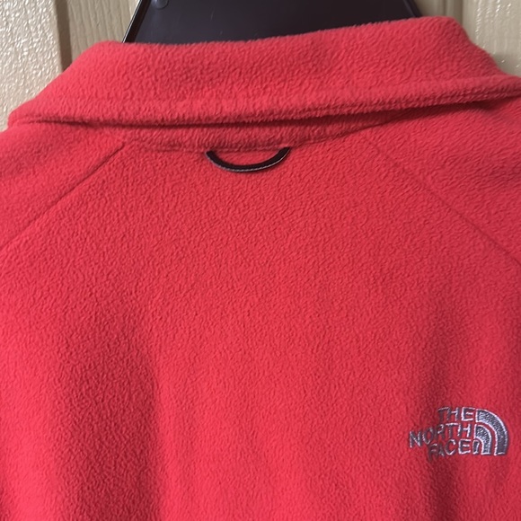 The North Face women’s fleece jacket in a medium size - Picture 5 of 13